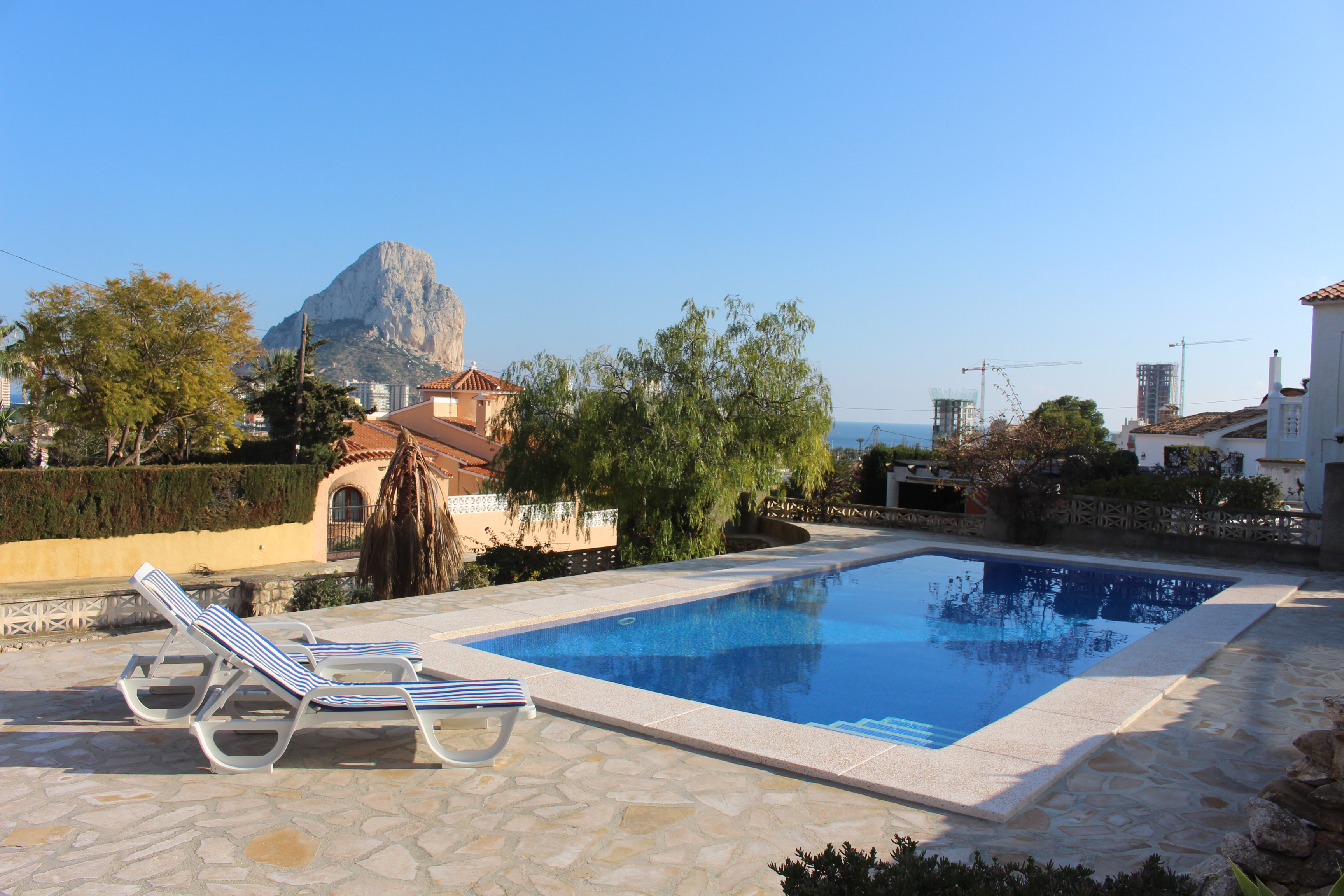 Pool mit Meerblick